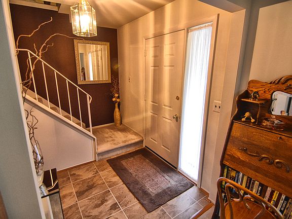 5th image of 41190 Redwood Ct