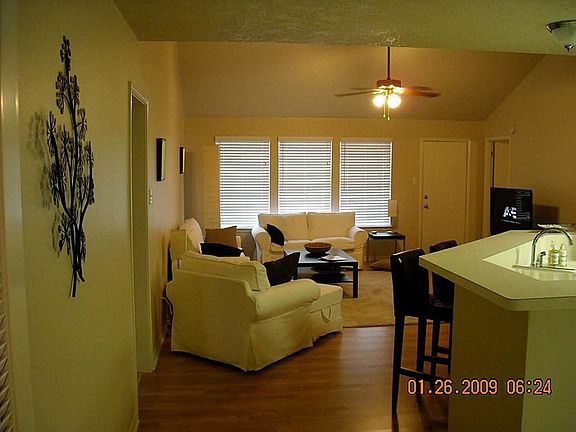 4th image of 4751 Saint Lawrence Dr