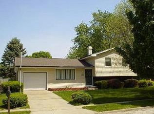 3106 E Washington St, Bloomington, IL 61704