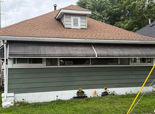 301 Adams Ave, Charleston, IL 61920