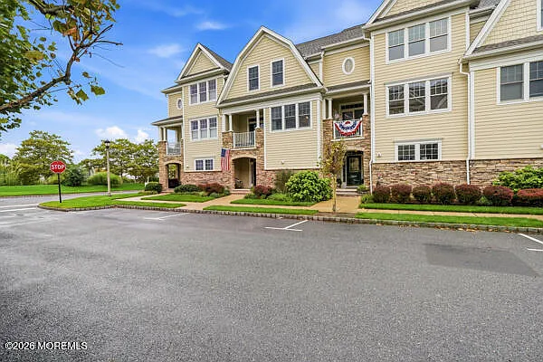 4 bed, 3.5 bath, 2712 sqft, $7,500 — Photo 1