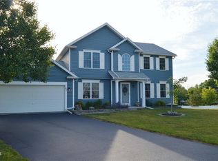 87 Derrick Dr, West Henrietta, NY 14586