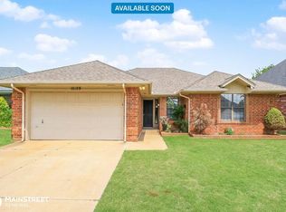 10109 Glascow Dr, Yukon, OK 73099