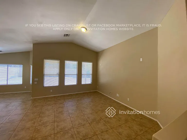 9129 W Mackenzie Dr — Photo 3