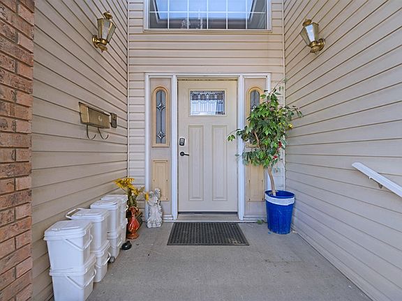 3rd image of 5107 17th Ave NW