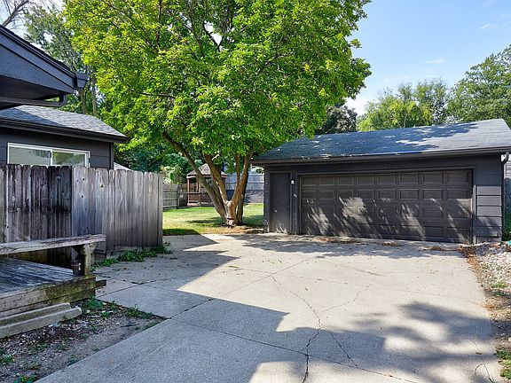 3rd image of 3920 79th St