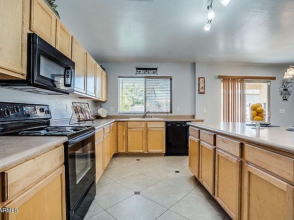 3rd image of 3116 W PLEASANT Lane
