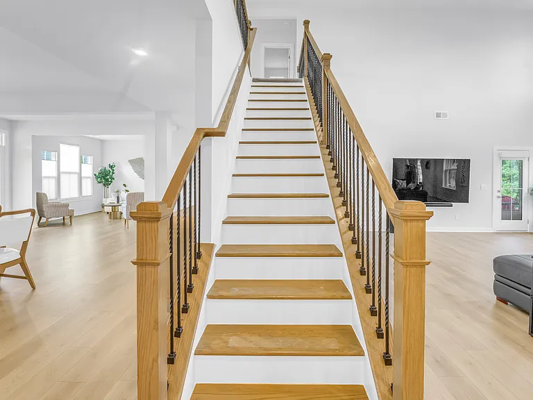 2107 Bluet Dr — Photo 17
