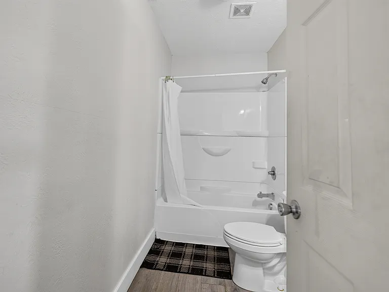 918 Elm St — Photo 19