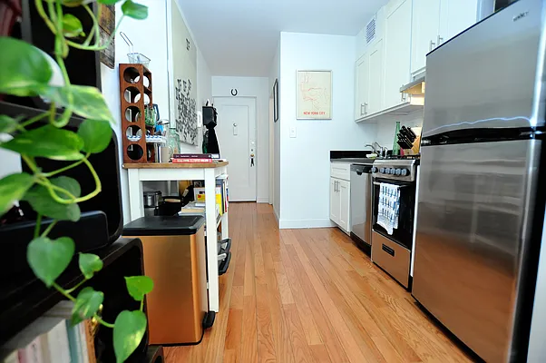 Rented by Buchbinder & Warren | media 5