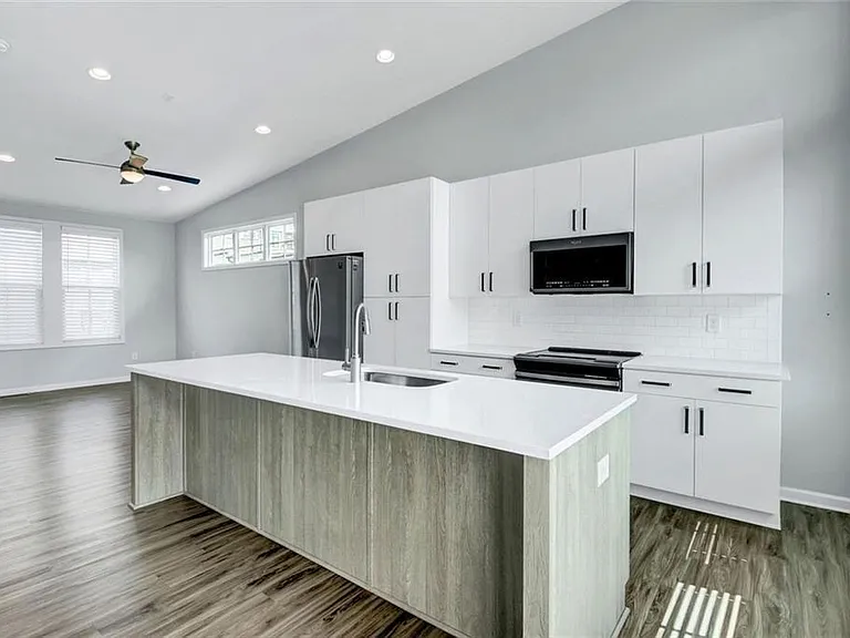 900 Brees Ct NW — Photo 12