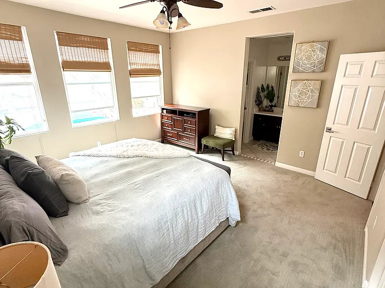 Skyline Pl — Photo 2