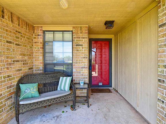 5th image of 4711 NE Bell Ave