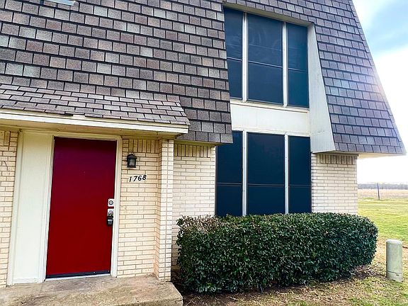 3rd image of 1768 Farleigh Ct