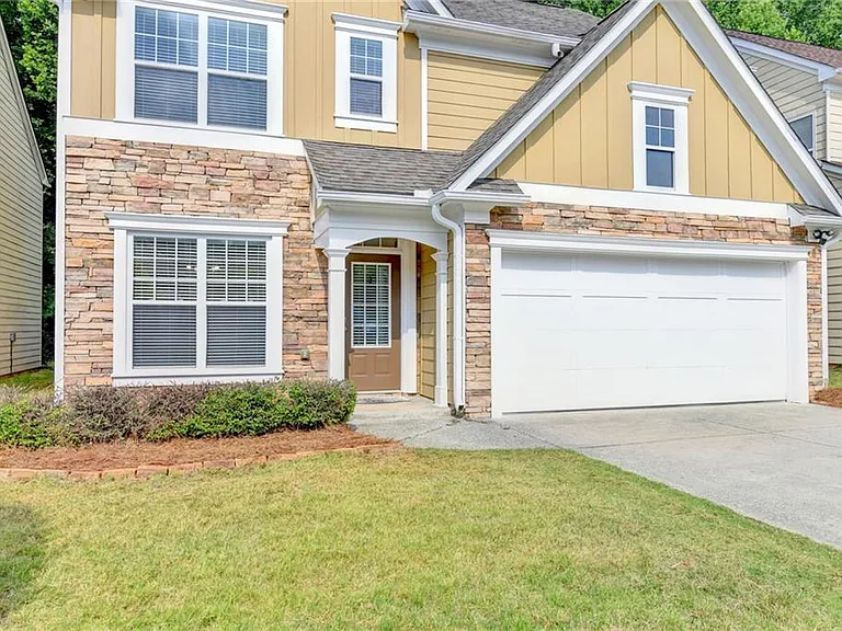 2208 Staunton Dr — Photo 3