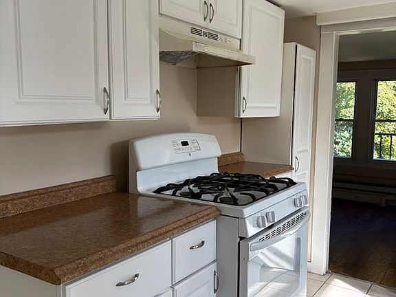 4th image of 117 Washington St #3