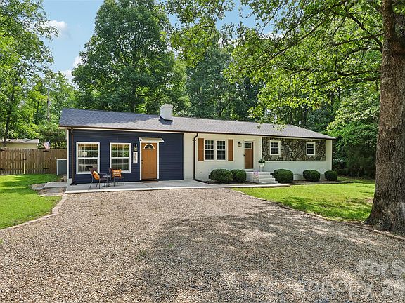 3rd image of 207 S Gold Branch Rd