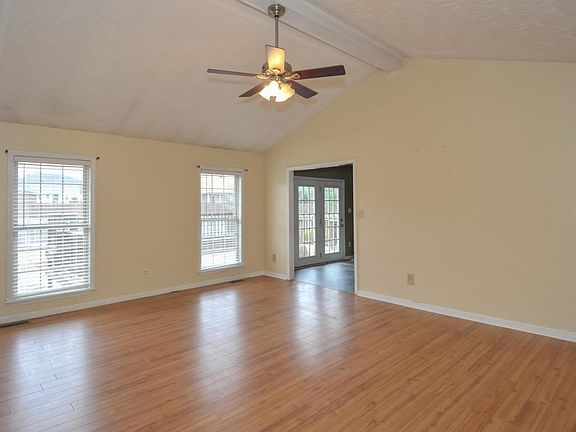 5th image of 204 Jade Dr