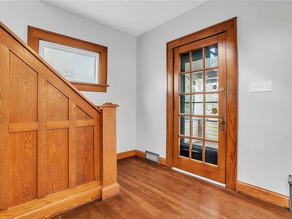 4th image of 142 E Garfield Ave