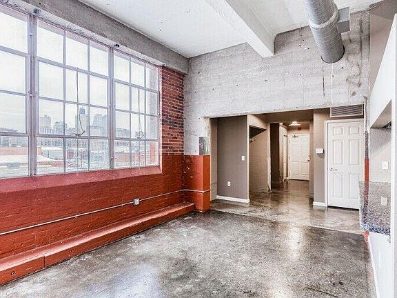 3rd image of 500 E 3rd St #99e8b09e7
