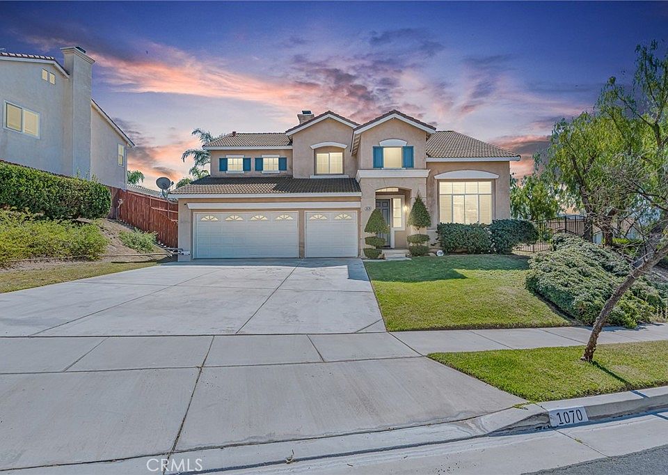 1st image of 1070 Mandevilla Way