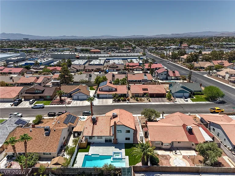 6348 Vicuna Dr — Photo 35
