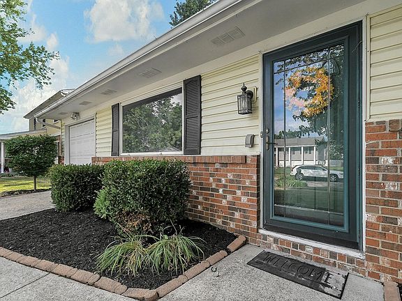 2nd image of 1293 Hilton Dr