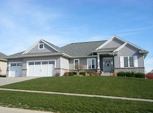 2840 Rosebay Ct, Cedar Rapids, IA 52411