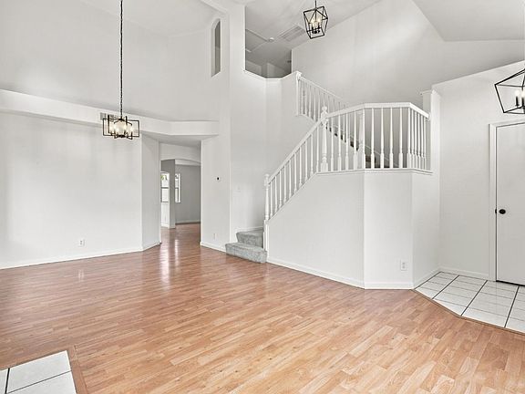 5th image of 24933 Avocado Ct