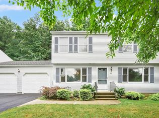 61 Caitlin Dr, Springfield, MA 01118