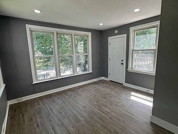 5th image of 1004 Woodland Ave APT 1