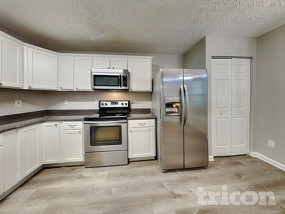 4th image of 1829 Elkpark Dr