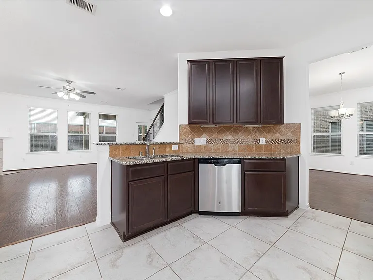 18406 Spruce Tree Line Trl — Photo 12
