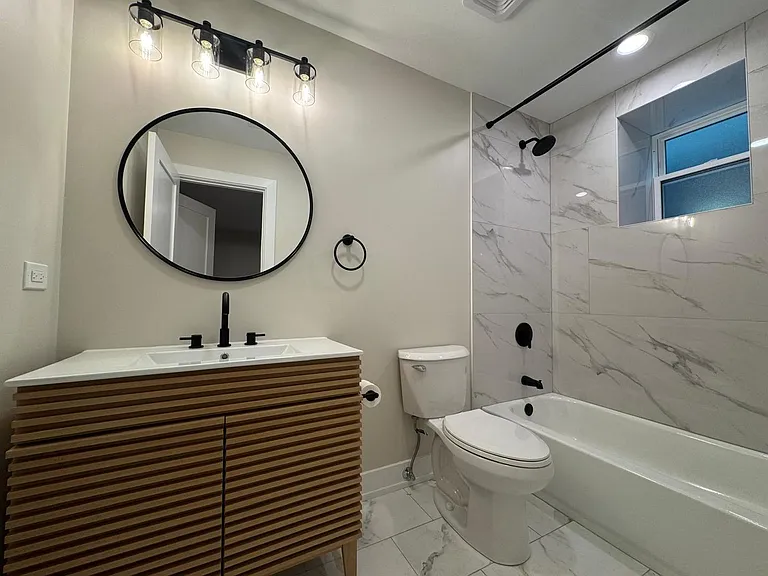 2522 W Charleston St #1 — Photo 6