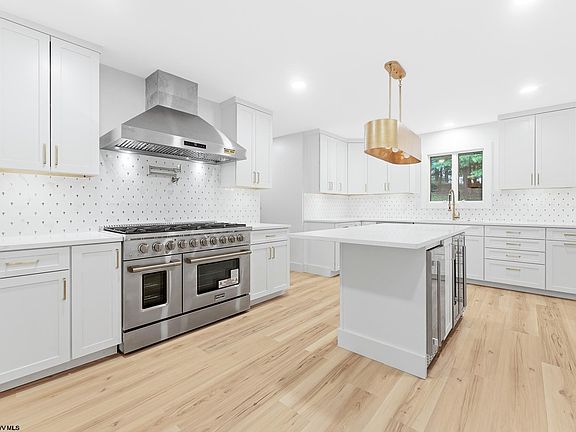 4th image of 2374 Lakeside Ests