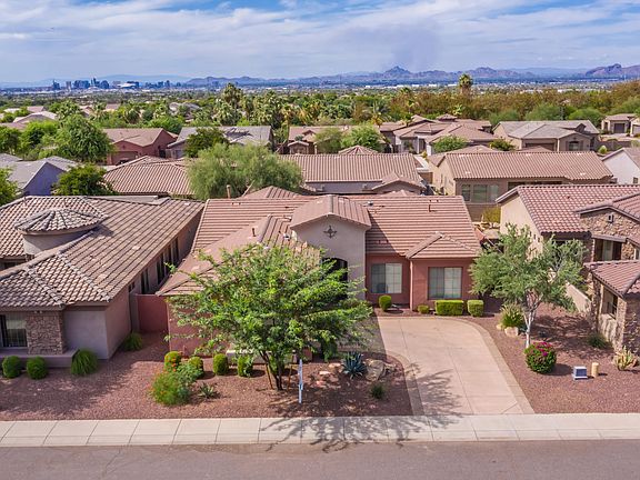 4th image of 1910 E Desert Ln