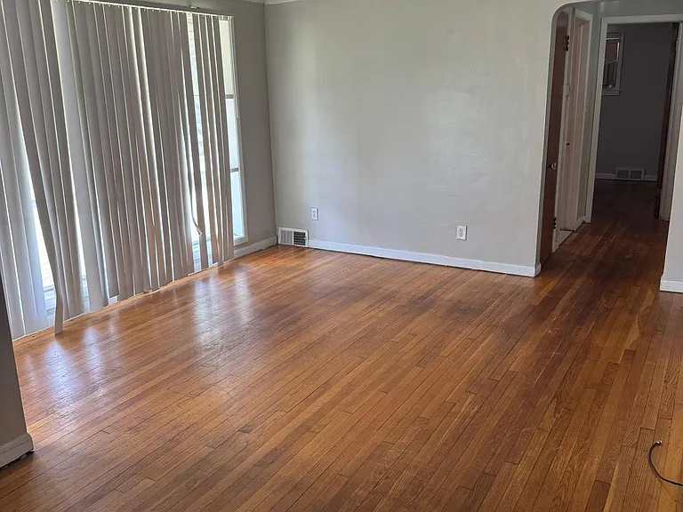 1141 Woodland Dr — Photo 12