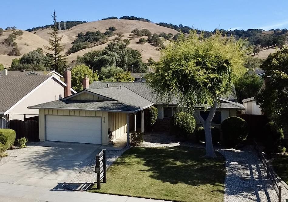 1st image of 560 Elvis Dr