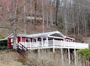 154 Carter Ln, Franklin, NC 28734