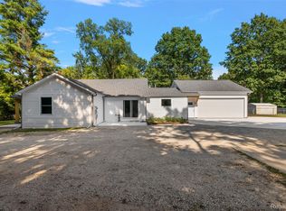 5771 Gratiot Ave, Saint Clair, MI 48079