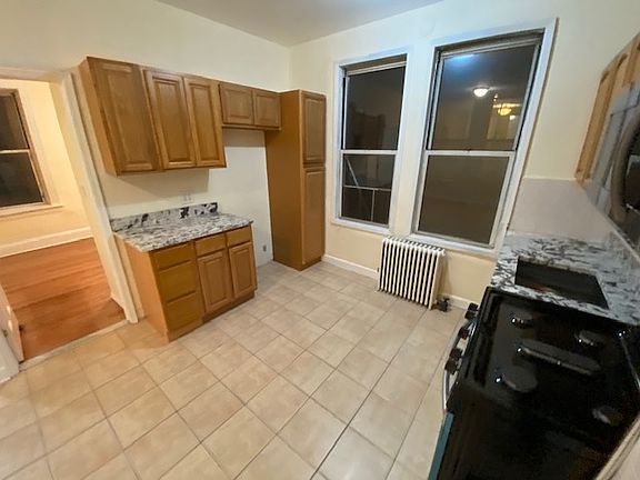 3rd image of 31-34 34th St #F2f