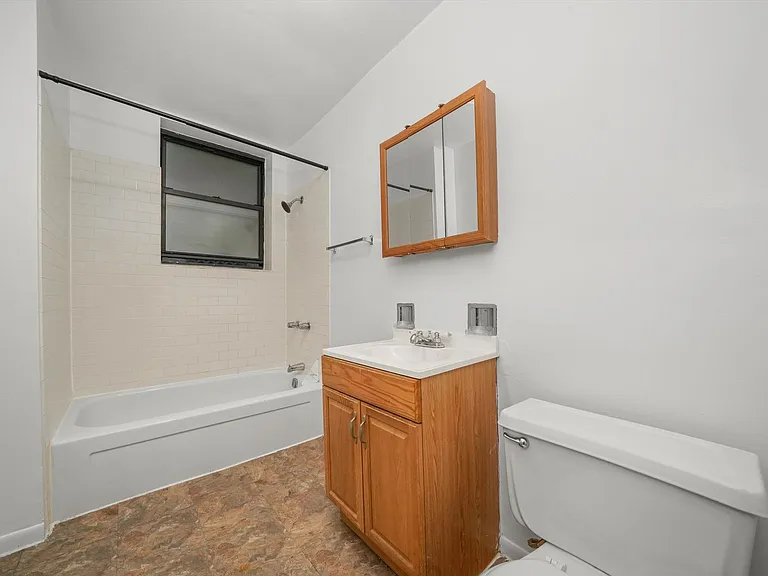 2319 N. Kedzie LP — Photo 25