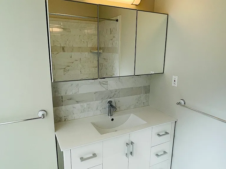 845 Waller St #4 — Photo 10