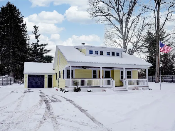 213 Ayrault Rd, Fairport, NY 14450