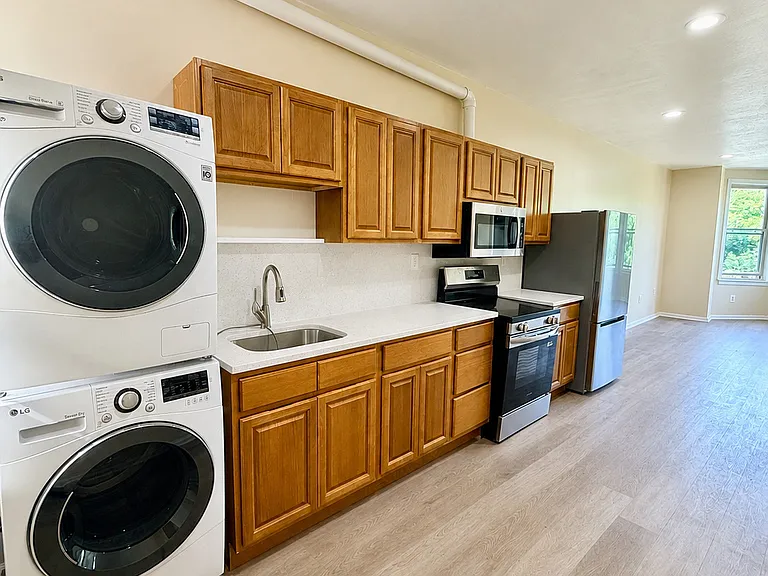 2213 N 33rd St #2 — Photo 4