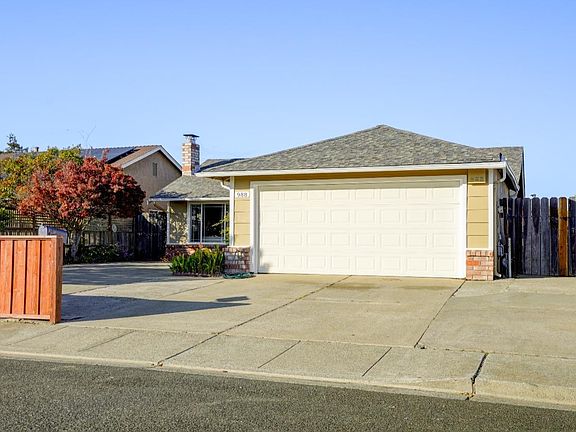 5th image of 988 Marigold Drive