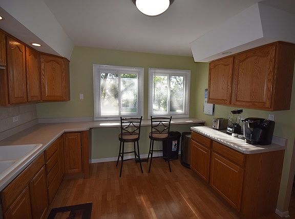 4th image of 2S230 Glen Ave