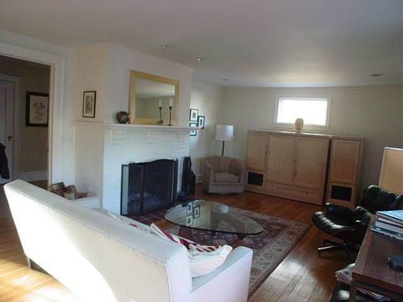 2nd image of 42 Harvard Ct
