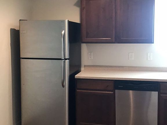 4th image of 252 N 680 E