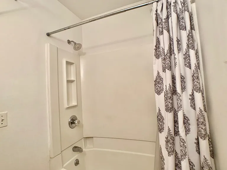 78 Webster Ave #2R — Photo 14